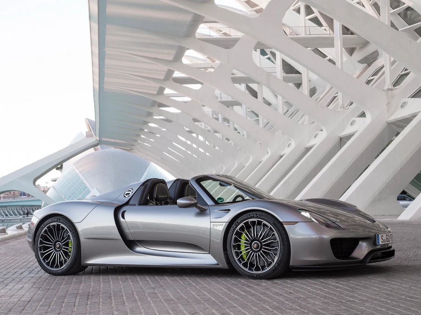 Porsche_918_Spyder_1_generation__Roadster__4.jpg