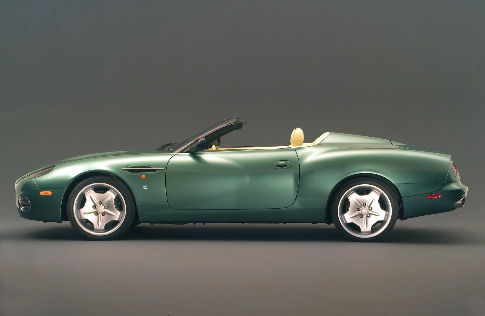 Aston Martin_DB_AR1_1_generation__Cabrio__3.jpg