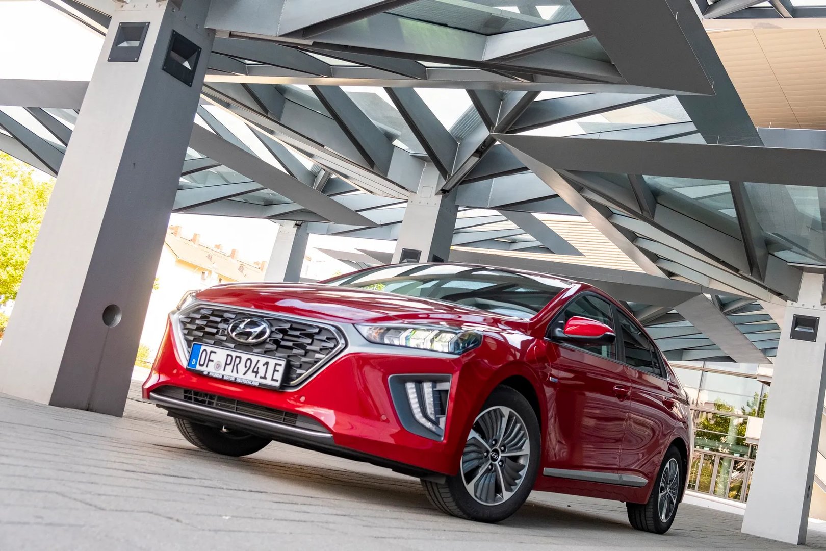 AE  Hatchback 5-door