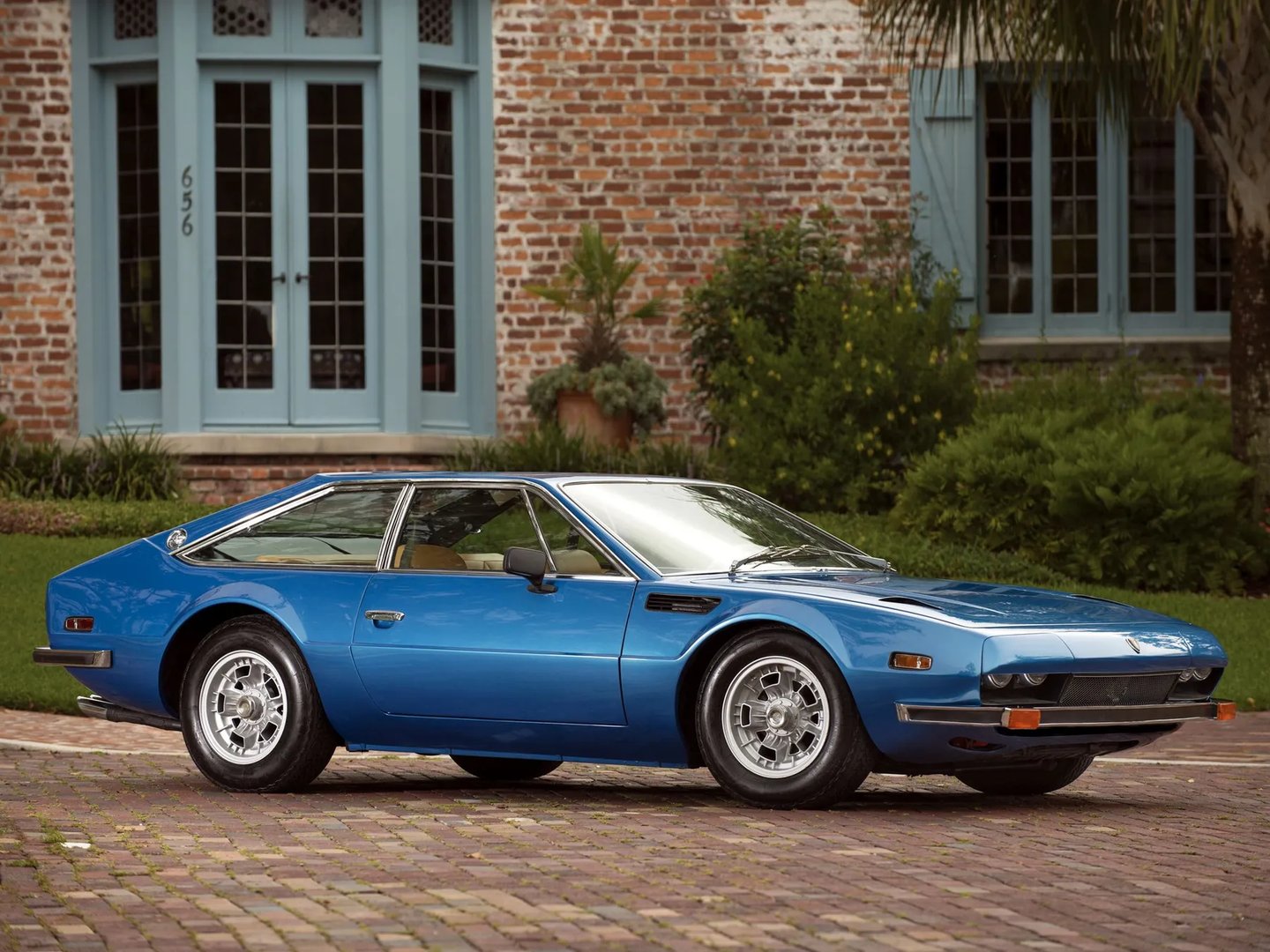 Lamborghini_Jarama_1_generation__Coupe__1.jpg