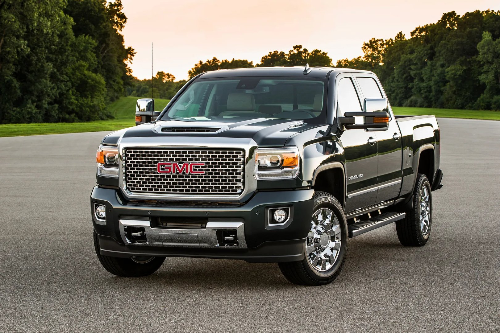 GMC_Sierra_3_generation_restyling__Pickup_double-cab__3.jpg