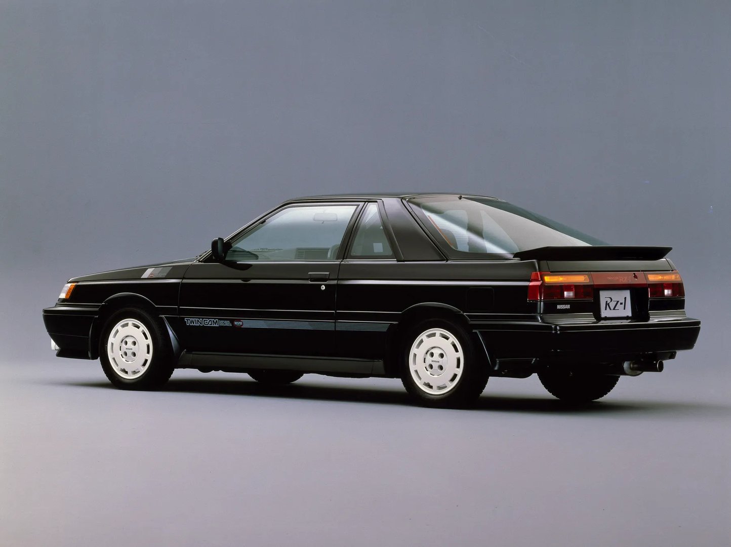 Nissan_Sunny_6_generation__Coupe__8.jpg