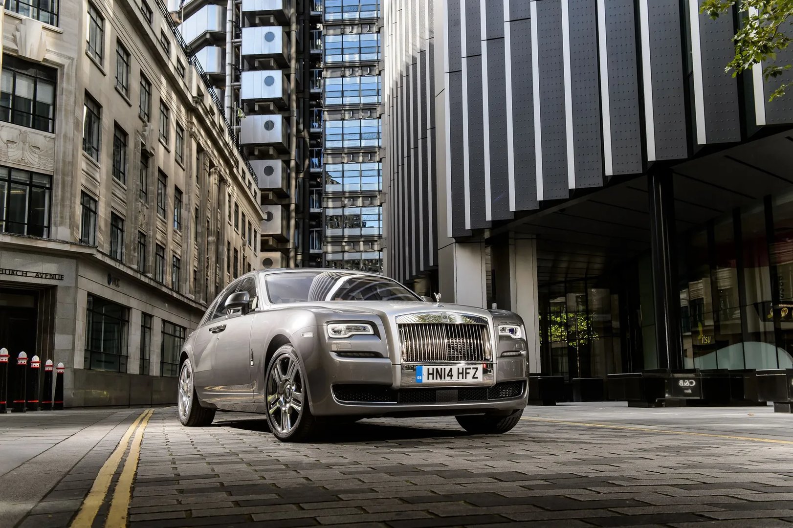 Rolls-Royce_Ghost_1_generation_restyling__Sedan__9.jpg
