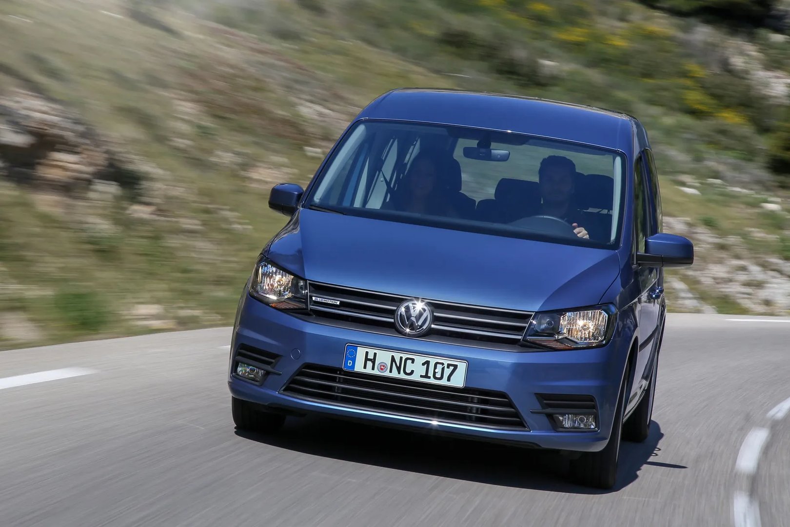 Volkswagen_Caddy_4_generation__Compact_Van__6.jpg