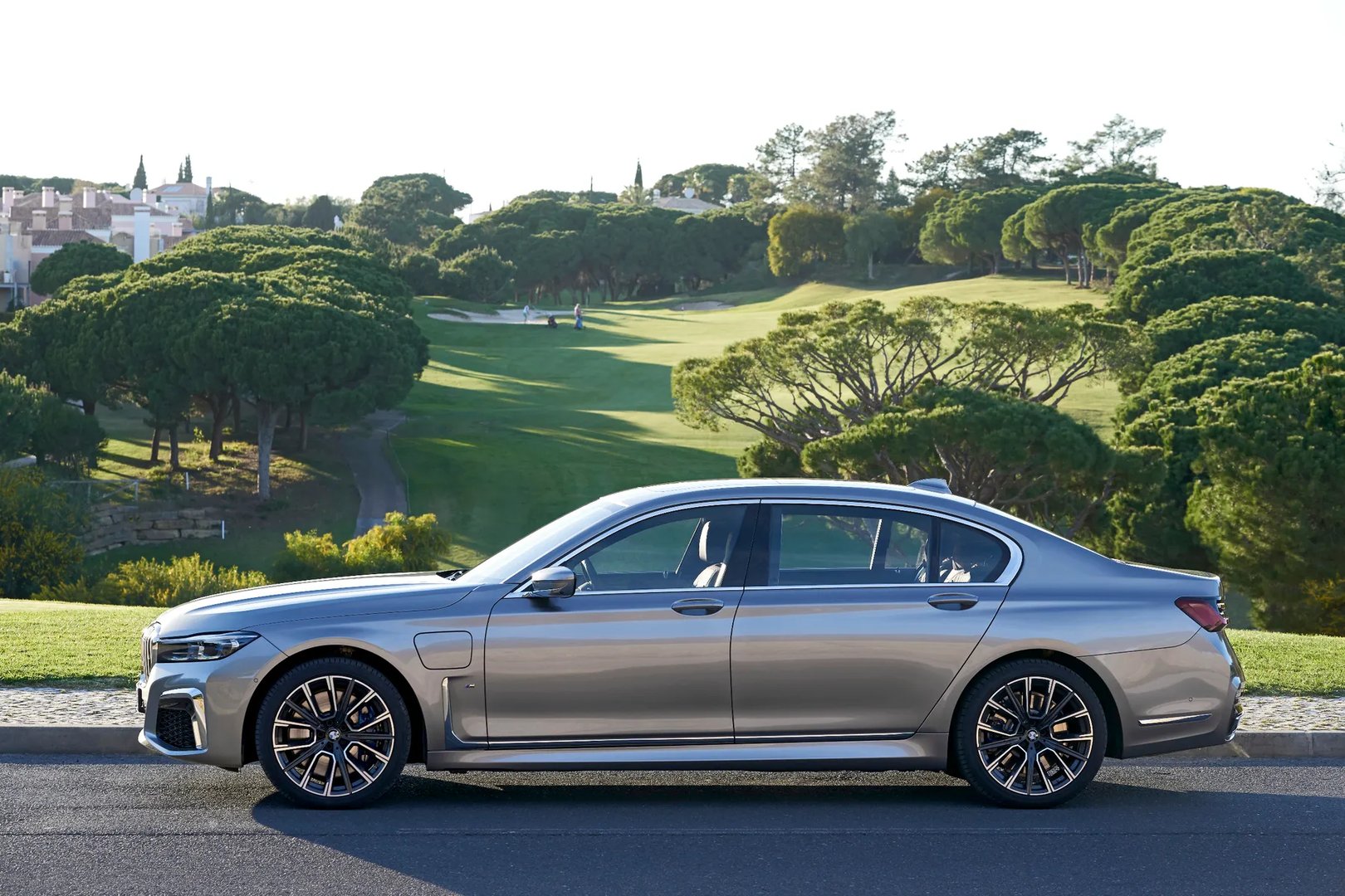 BMW_7_series_6_generation_restyling__Sedan_Long__6.jpg