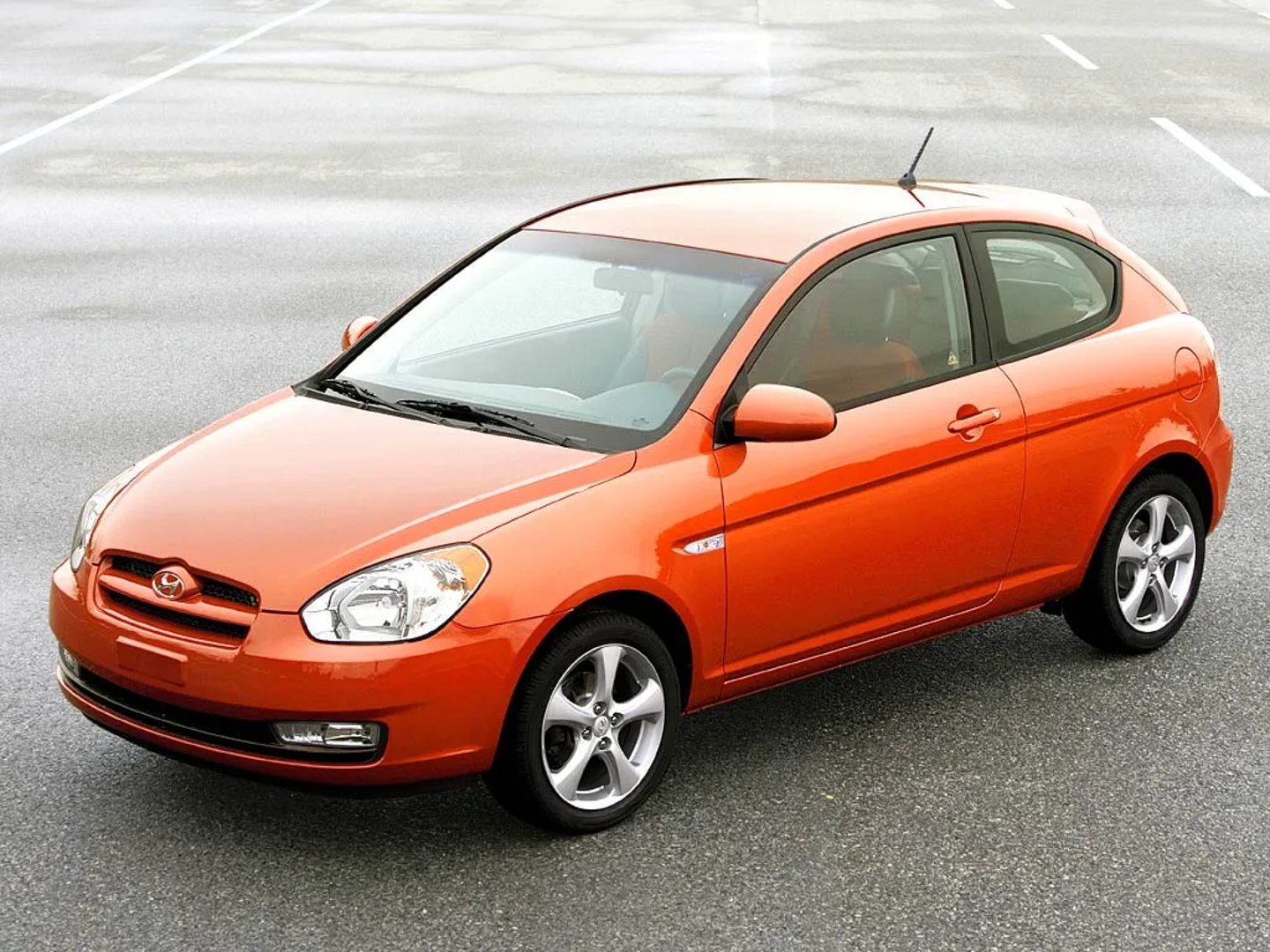 Hyundai_Verna_2_generation__Mini_3-doors__main.jpg