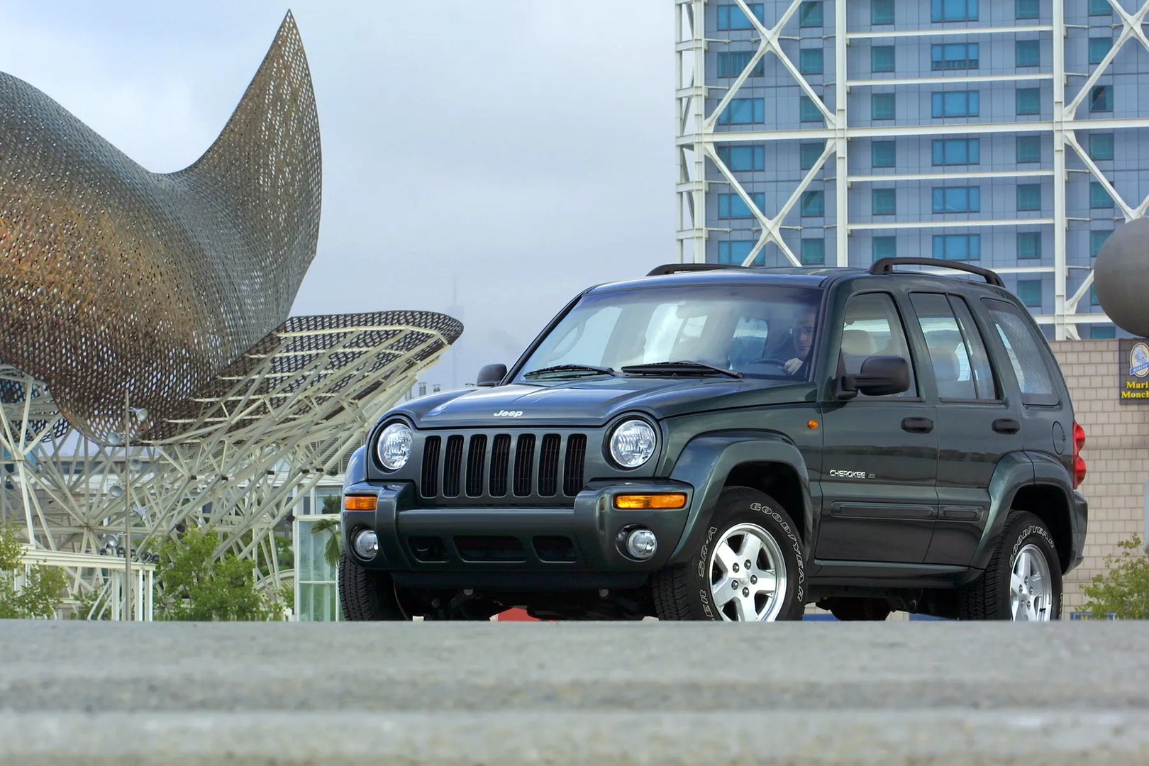 Jeep_Cherokee_3_generation__SUV_5-doors__10.jpg