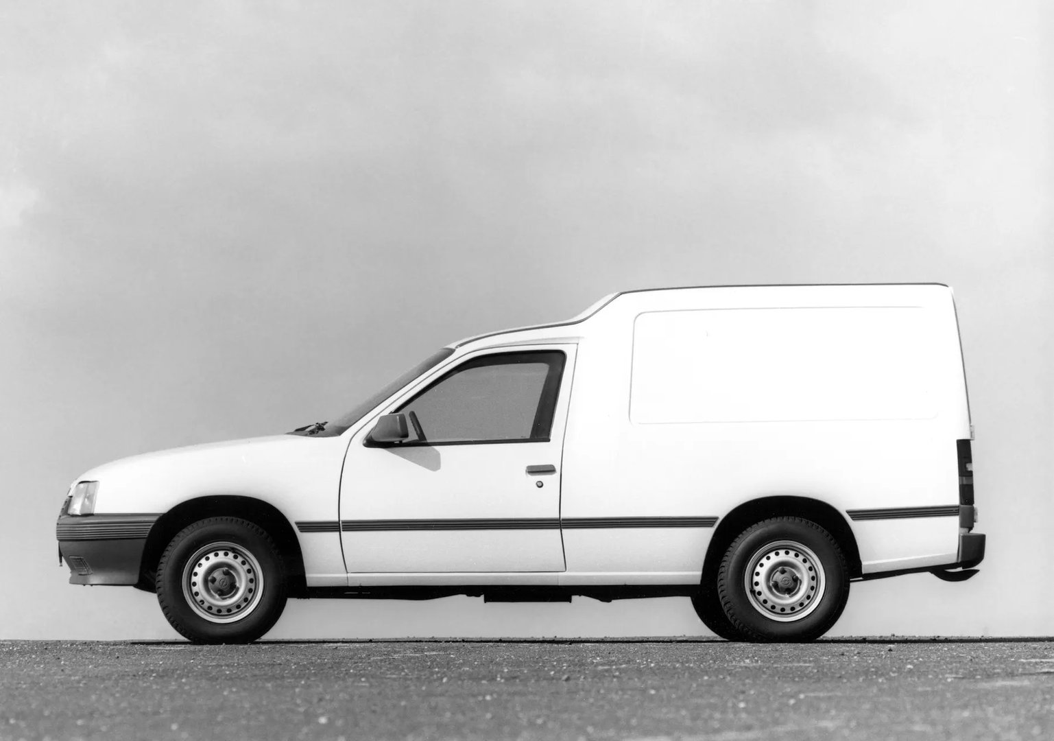 Opel_Combo_1_generation__Compact_Van__3.jpg