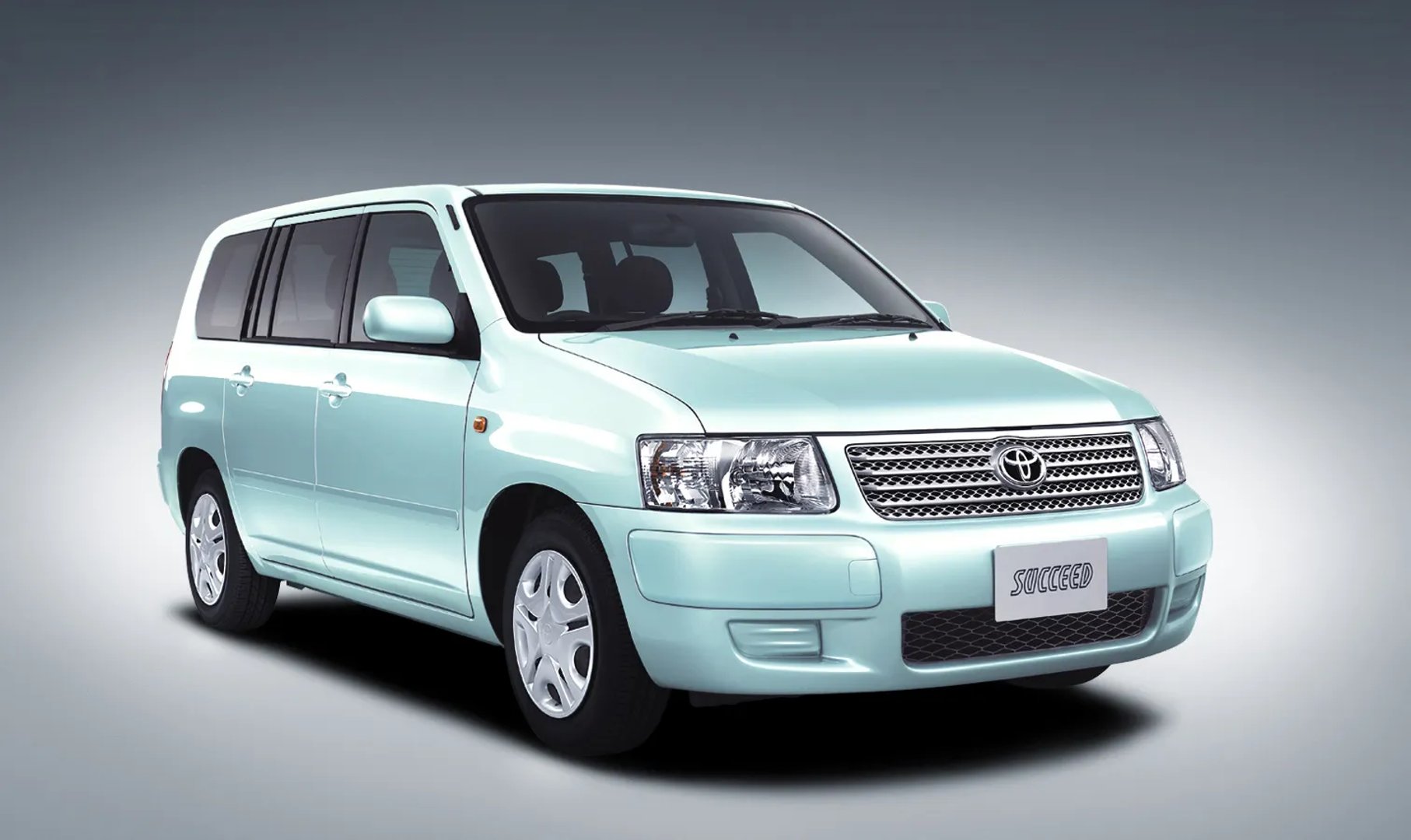 Toyota_Succeed_1_generation__Estate_5-door__1.jpg