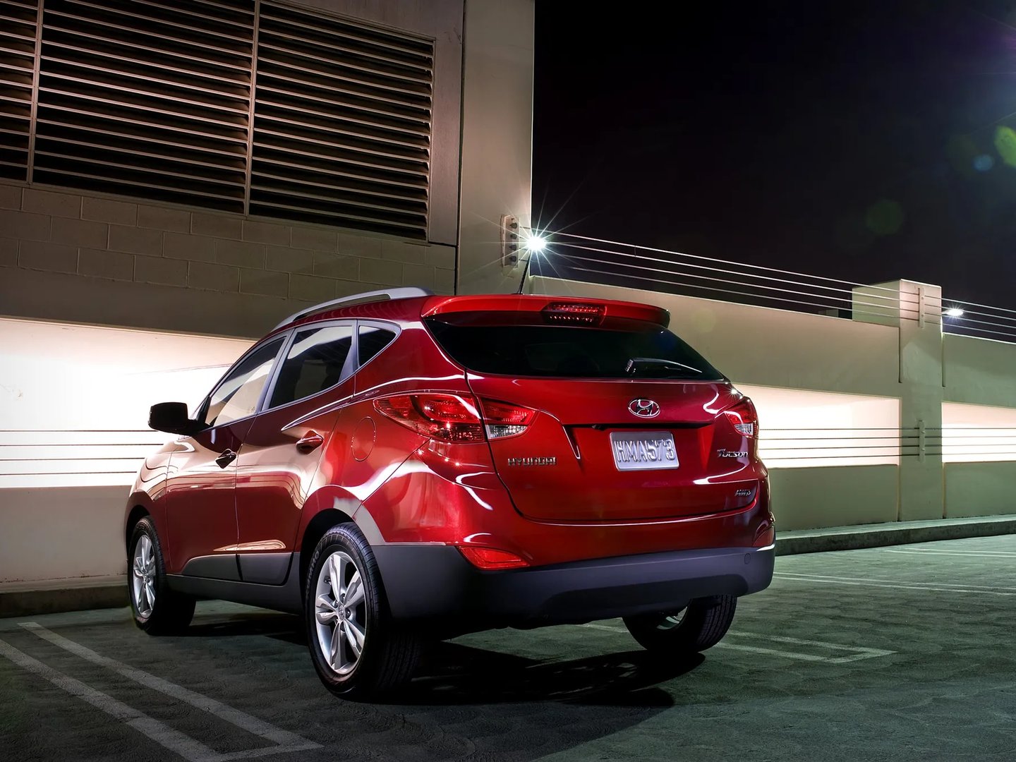Hyundai_Tucson_2_generation__SUV_5-doors__4.jpg