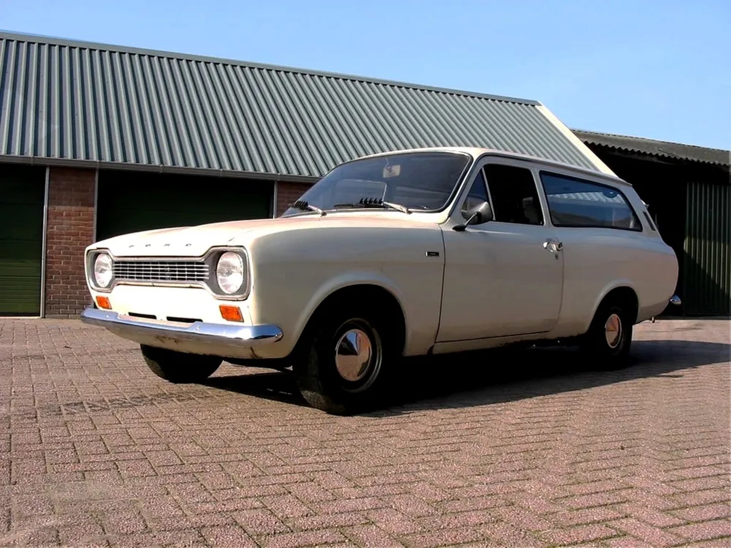 Ford_Escort_1_generation__Estate_3-door__1.jpg