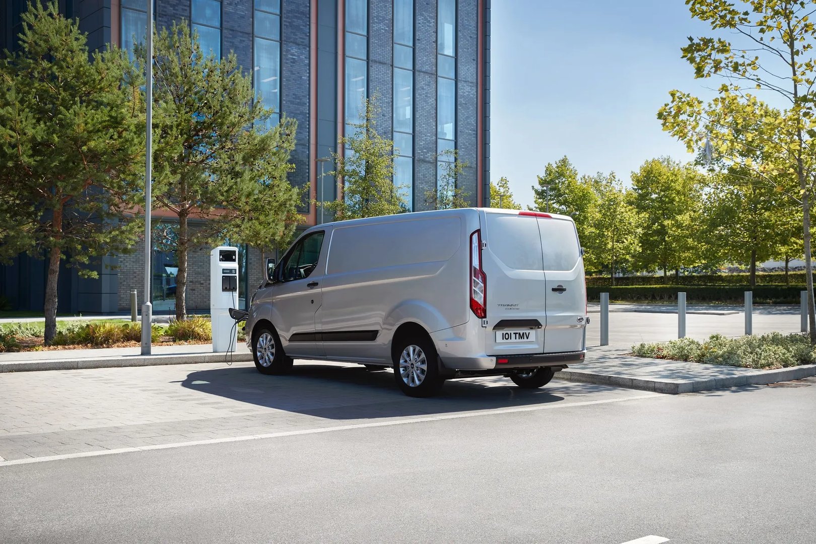 Ford_Transit_Custom_1_generation_restyling__Van_Long__2.jpg