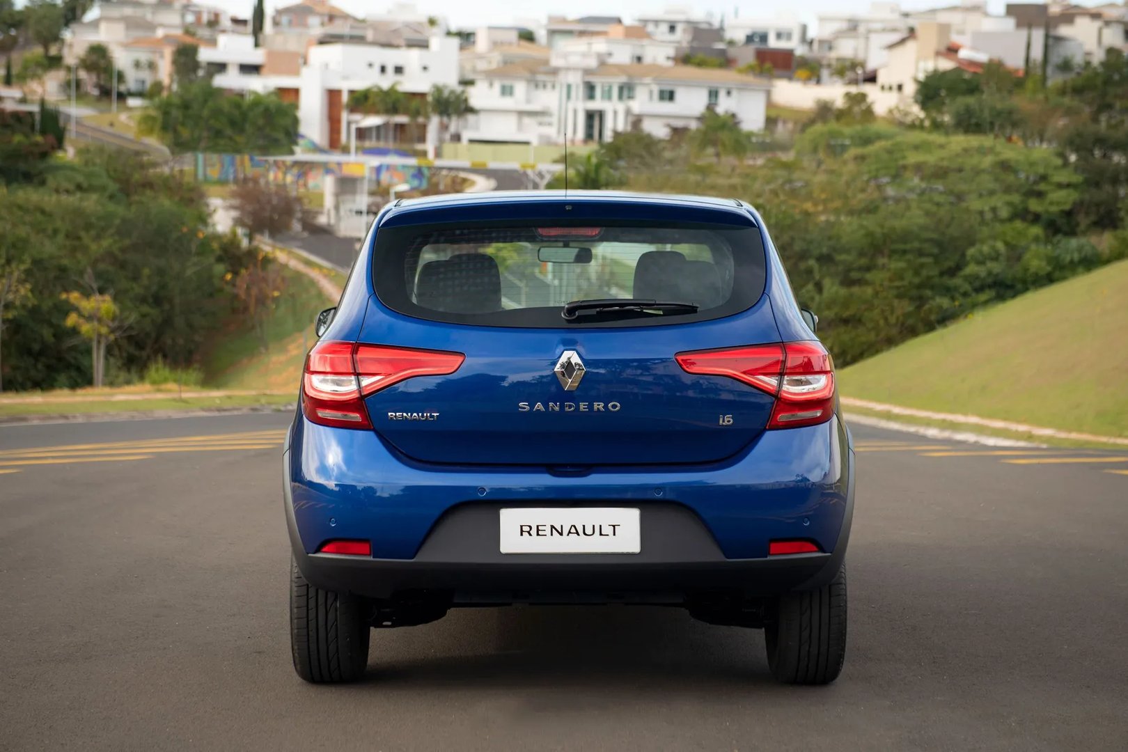 Renault_Sandero_2_generation_restyling__Hatchback_5-door__5.jpg
