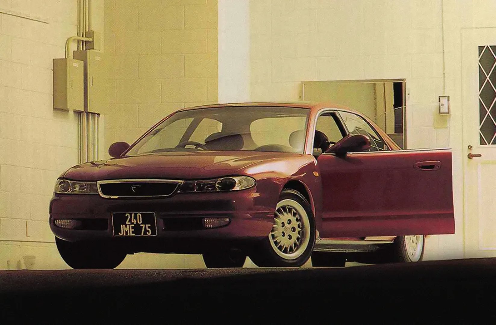 Mazda_Efini_MS-8_1_generation__Sedan__4.jpg