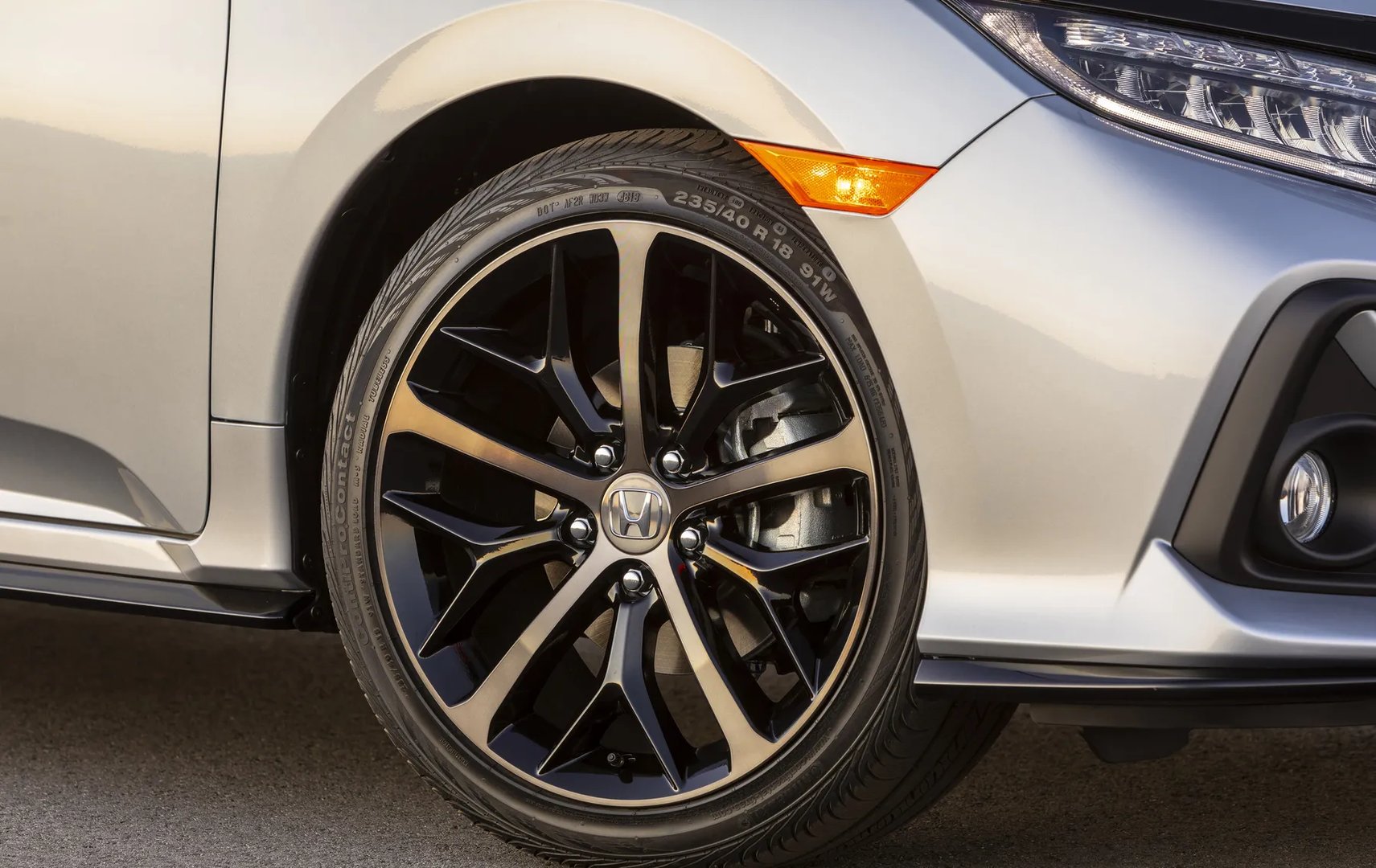Honda_Civic_(USA)_10_generation_restyling__Hatchback_5-door__4.jpg
