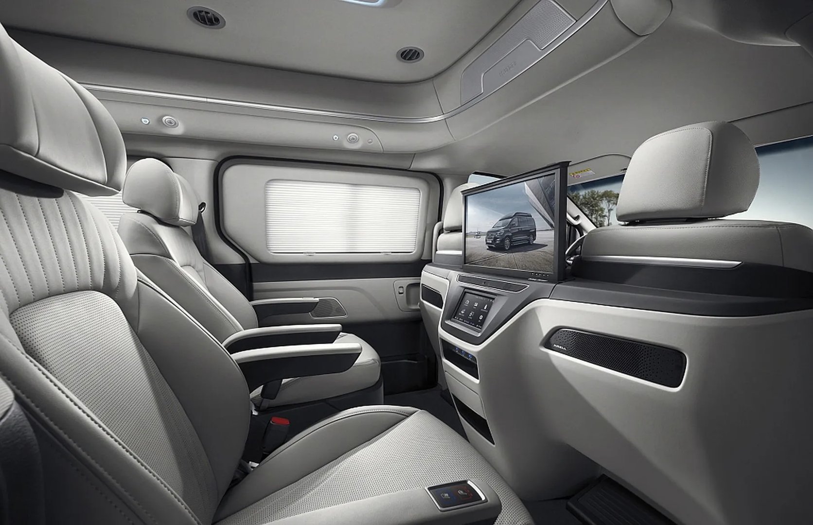 Hyundai_Grand_Starex_1_generation_restyling_2__Minivan__5.jpg