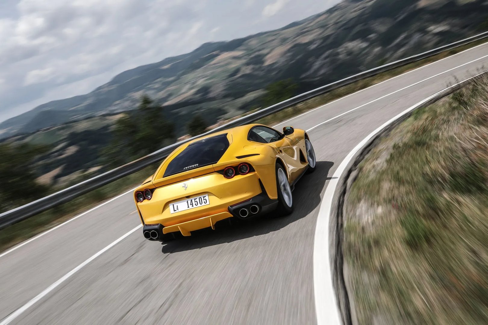Ferrari_812_1_generation__Coupe__10.jpg
