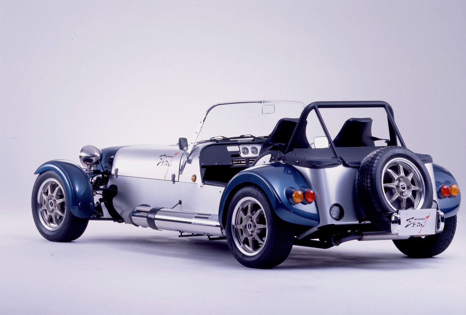 mitsuoka_Zero_1_1_generation__Roadster__1.jpg