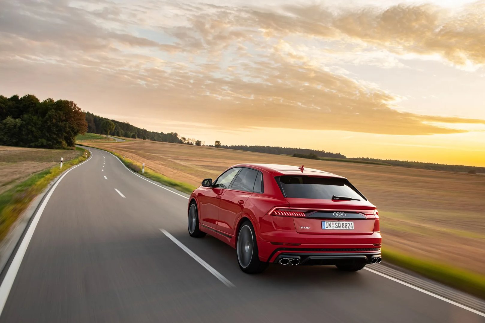 Audi_SQ8_1_generation__SUV_5-doors__11.jpg