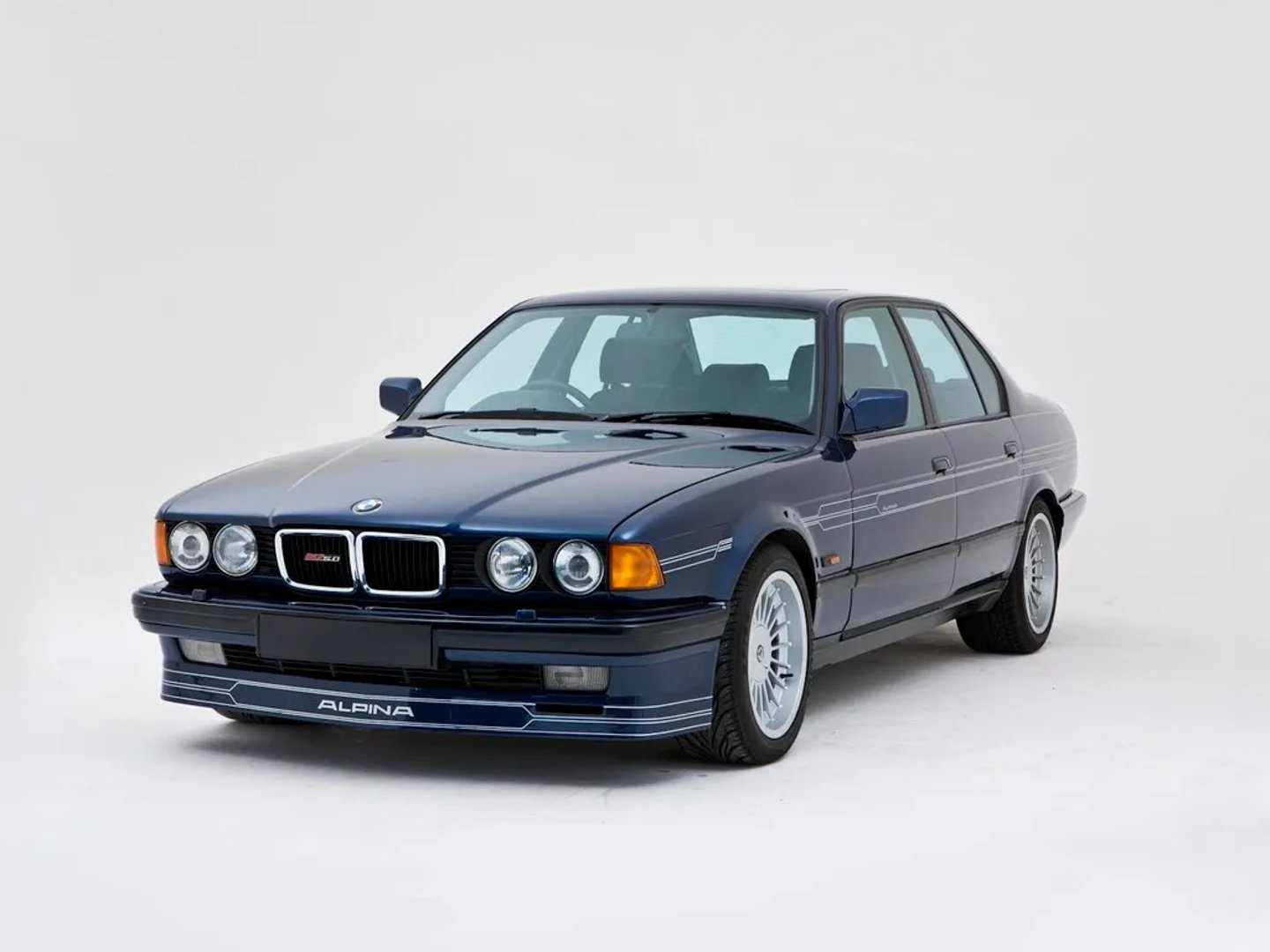 Alpina_B12_1_generation__Sedan__1.jpg