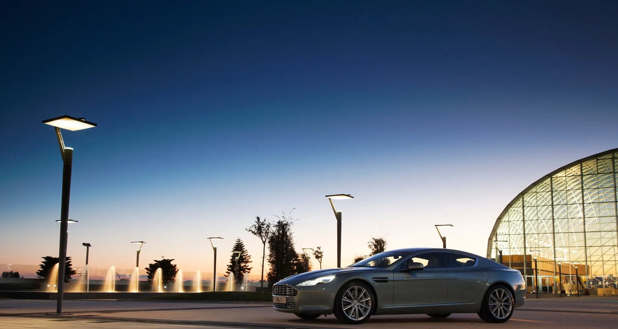 Aston Martin_Rapide_1_generation__Liftback__6.jpg
