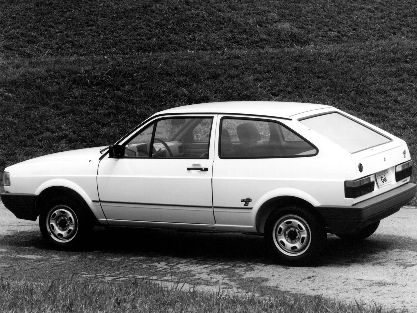 Volkswagen_Gol_1_generation__Mini_3-doors__12.jpg