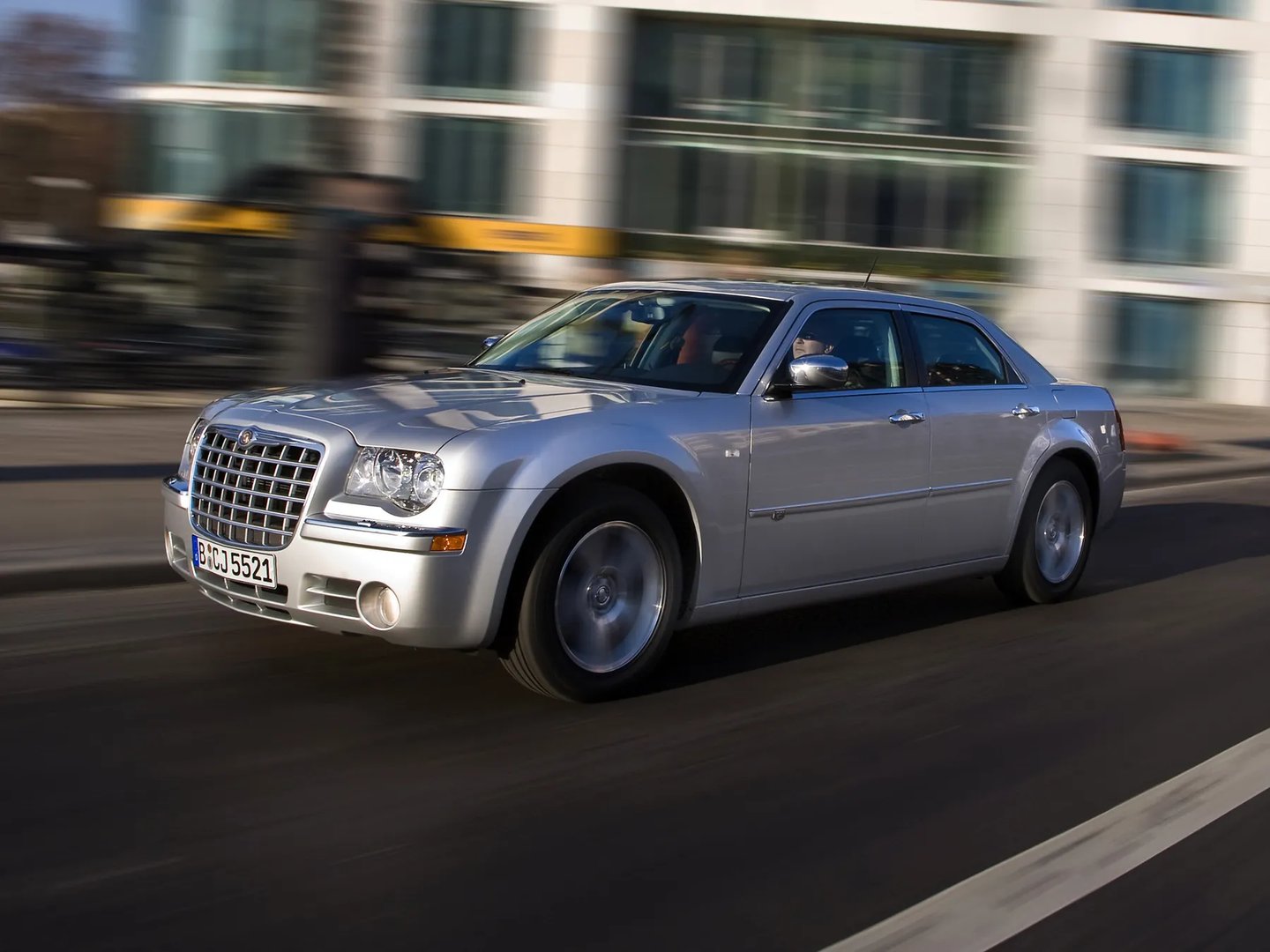 Chrysler_300C_1_generation__Sedan__5.jpg