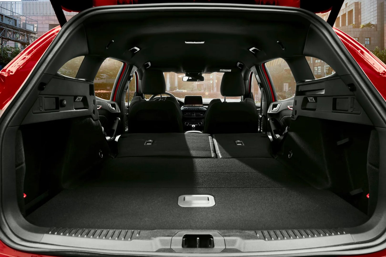 Ford_Focus_ST_4_generation__Estate_5-door__11.jpg