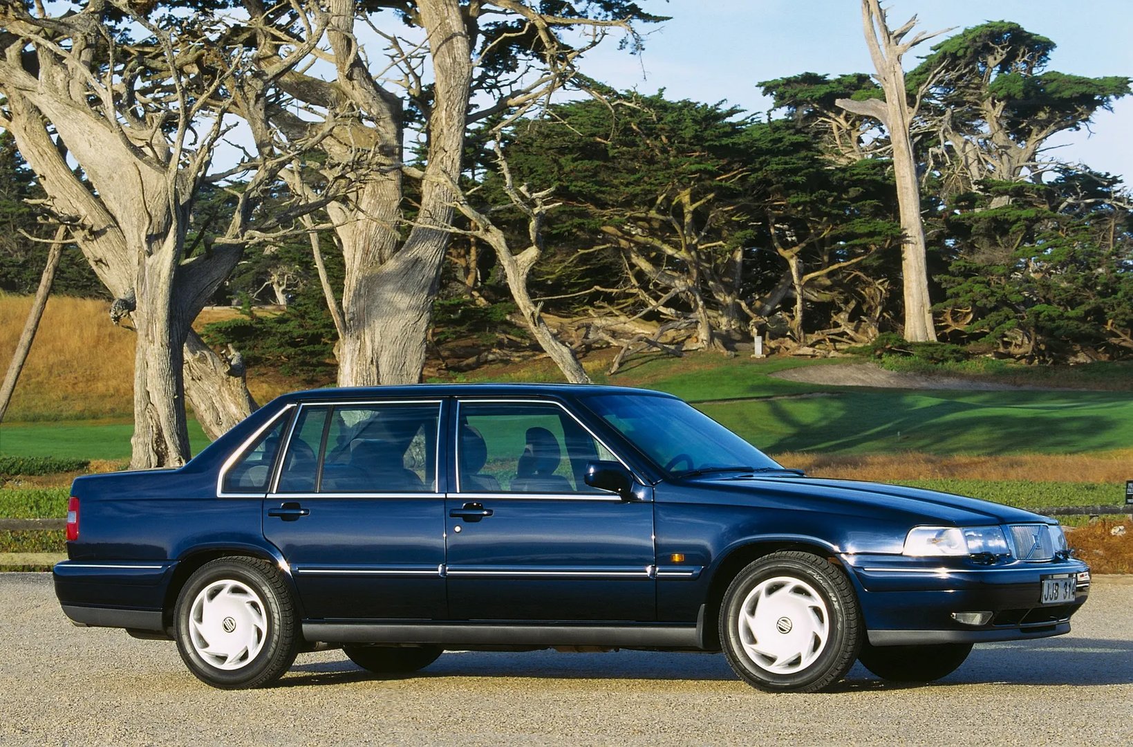 Volvo_960_1_generation_restyling__Sedan__3.jpg