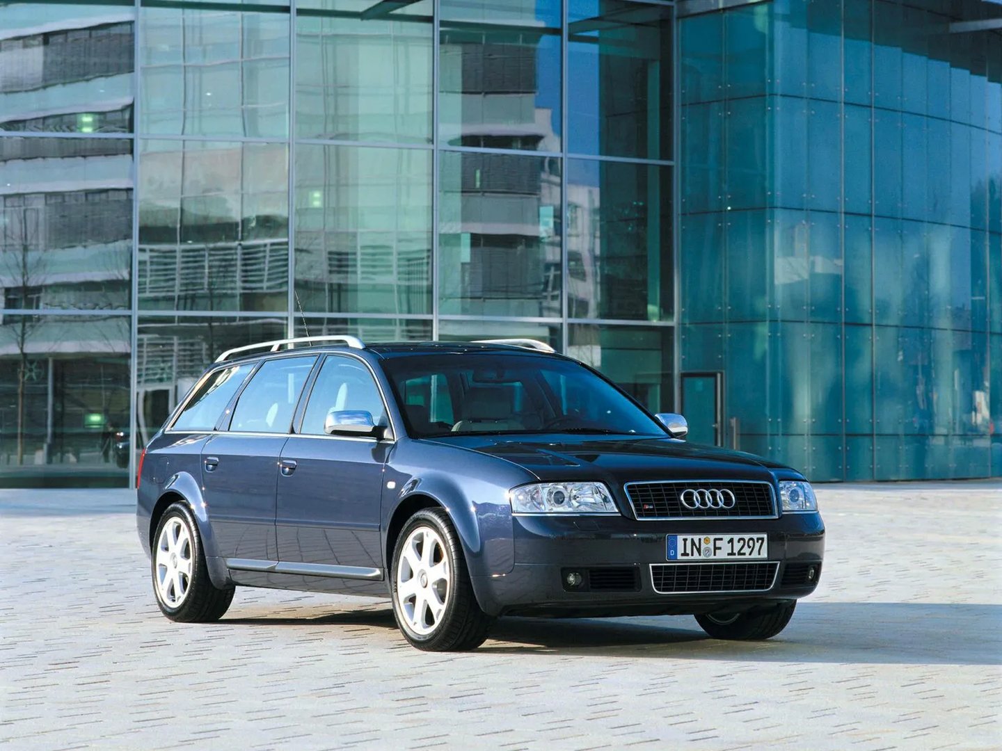 Audi_S6_2_generation__Estate_5-door__4.jpg