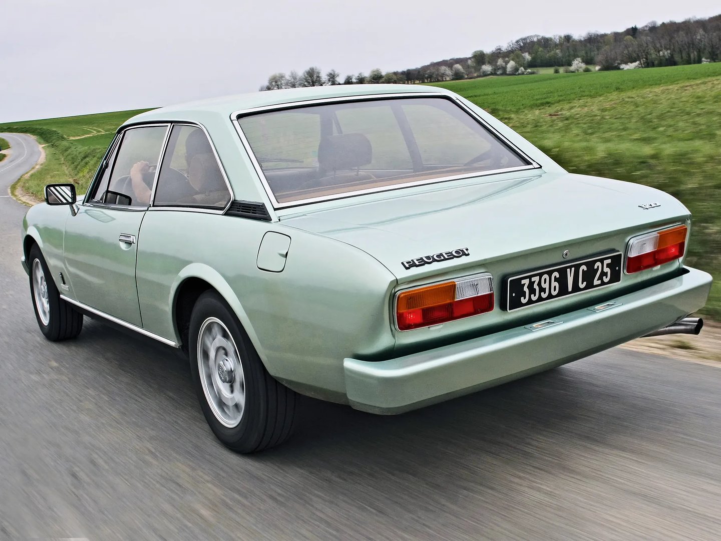 Peugeot_504_1_generation__Coupe__1.jpg