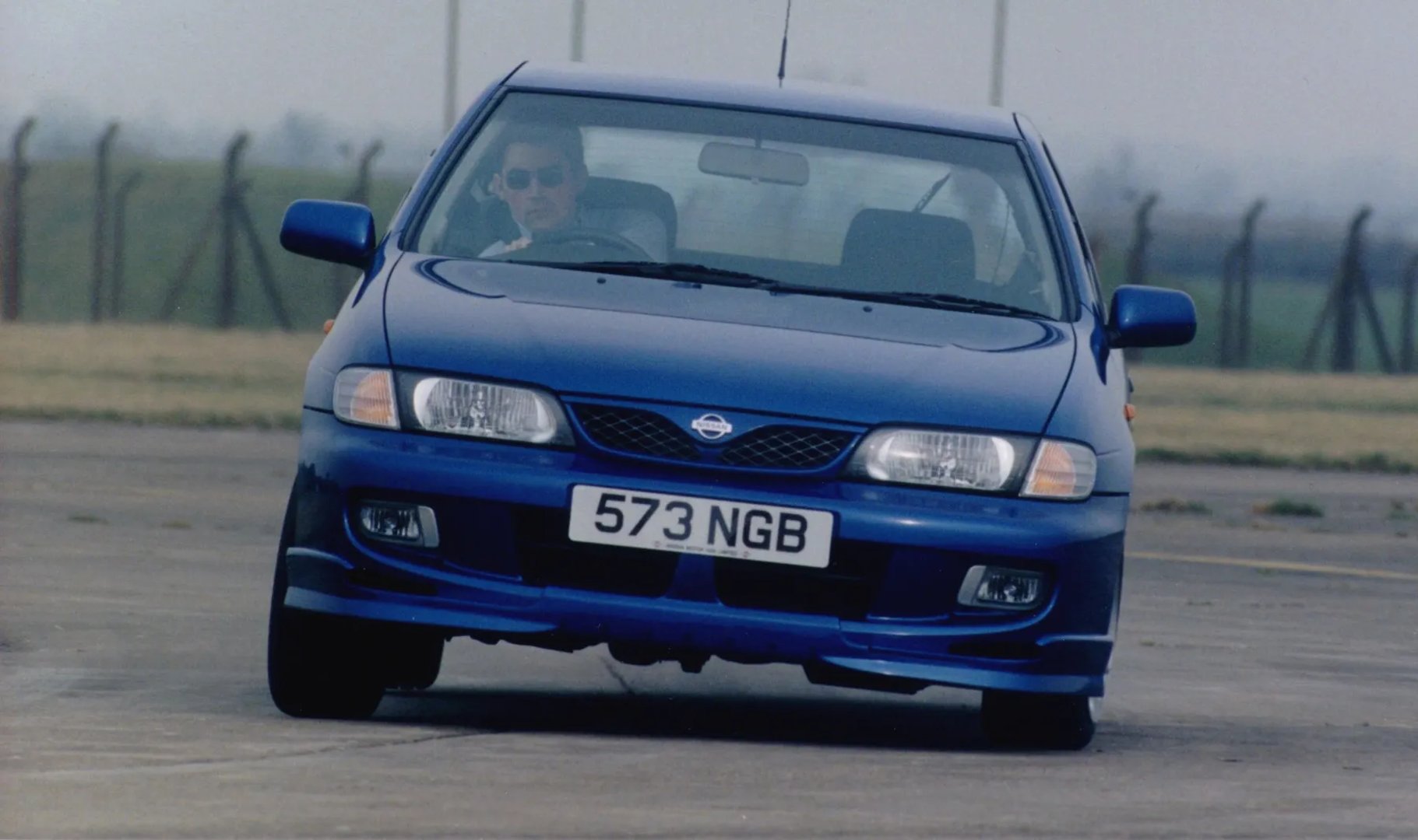 Nissan_Almera_1_generation__Hatchback_3-door__1.jpg