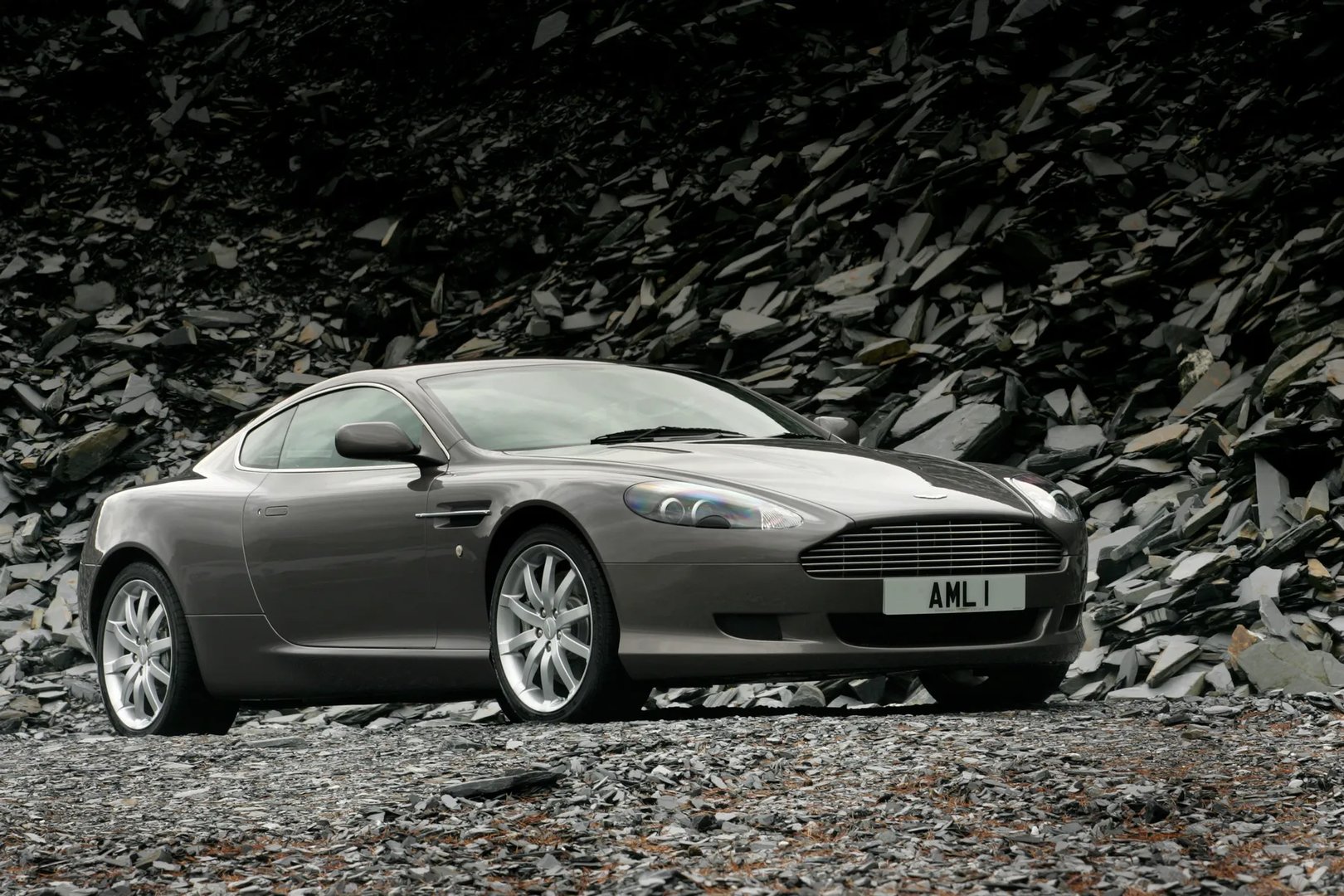 Aston Martin_DB9_1_generation__Coupe__12.jpg