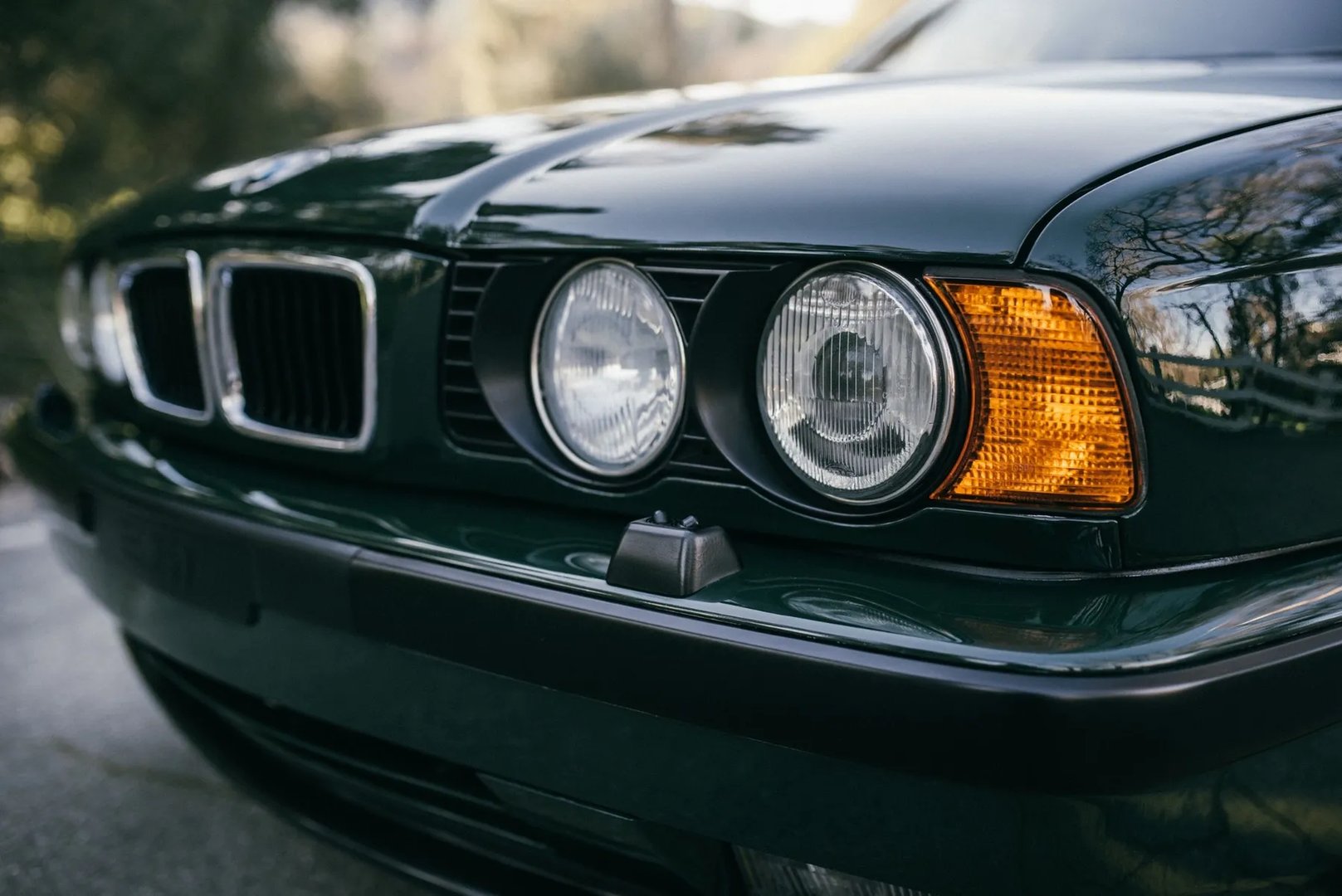 BMW_M5_2_generation__Estate_5-door__12.jpg