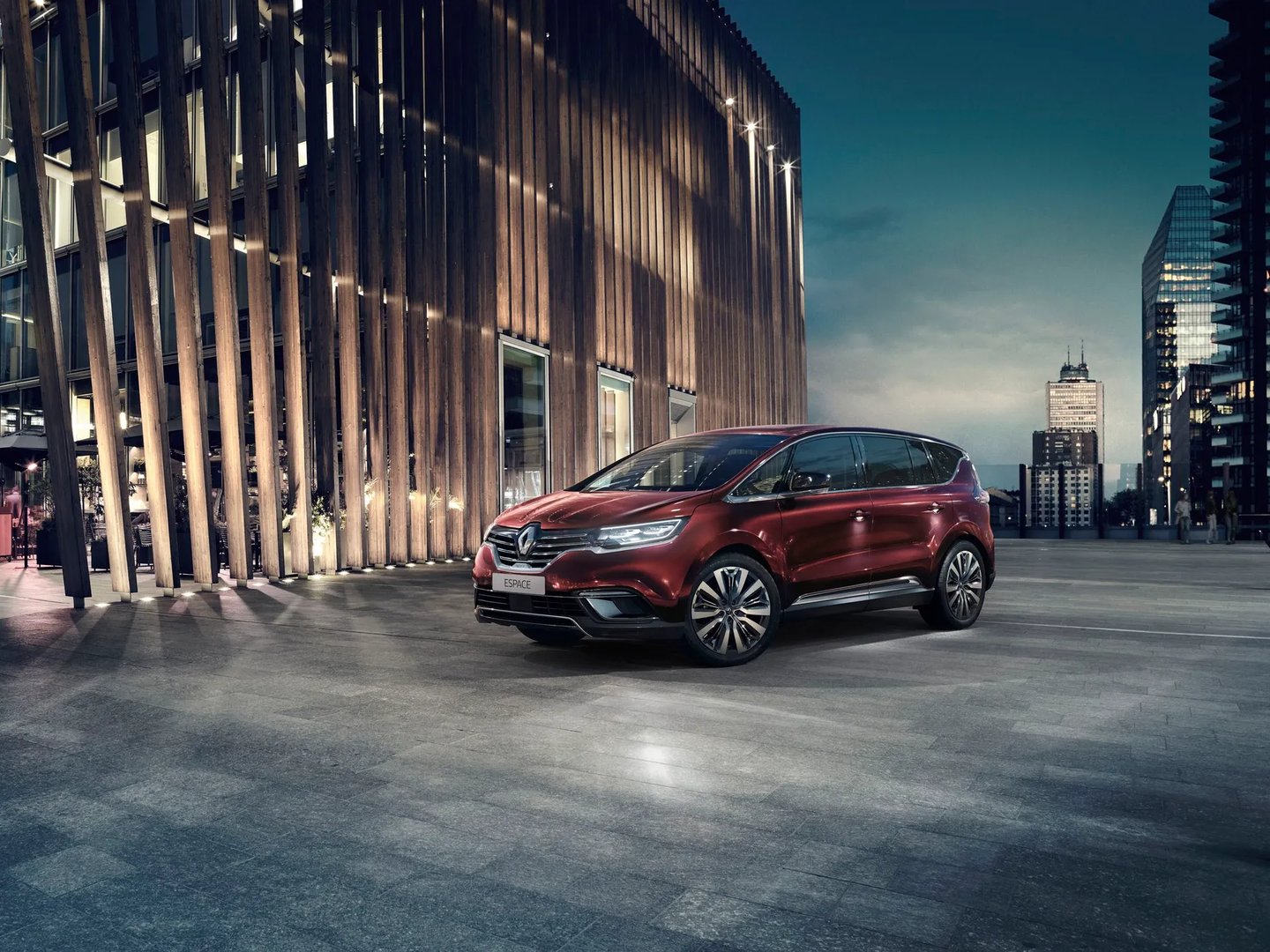 Renault_Espace_5_generation_restyling__Minivan__7.jpg