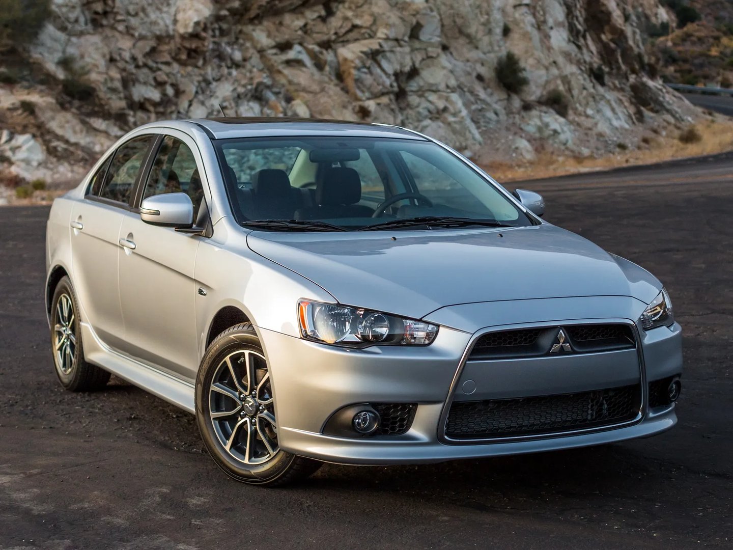 Mitsubishi_Lancer_10_generation_restyling__Sedan__2.jpg