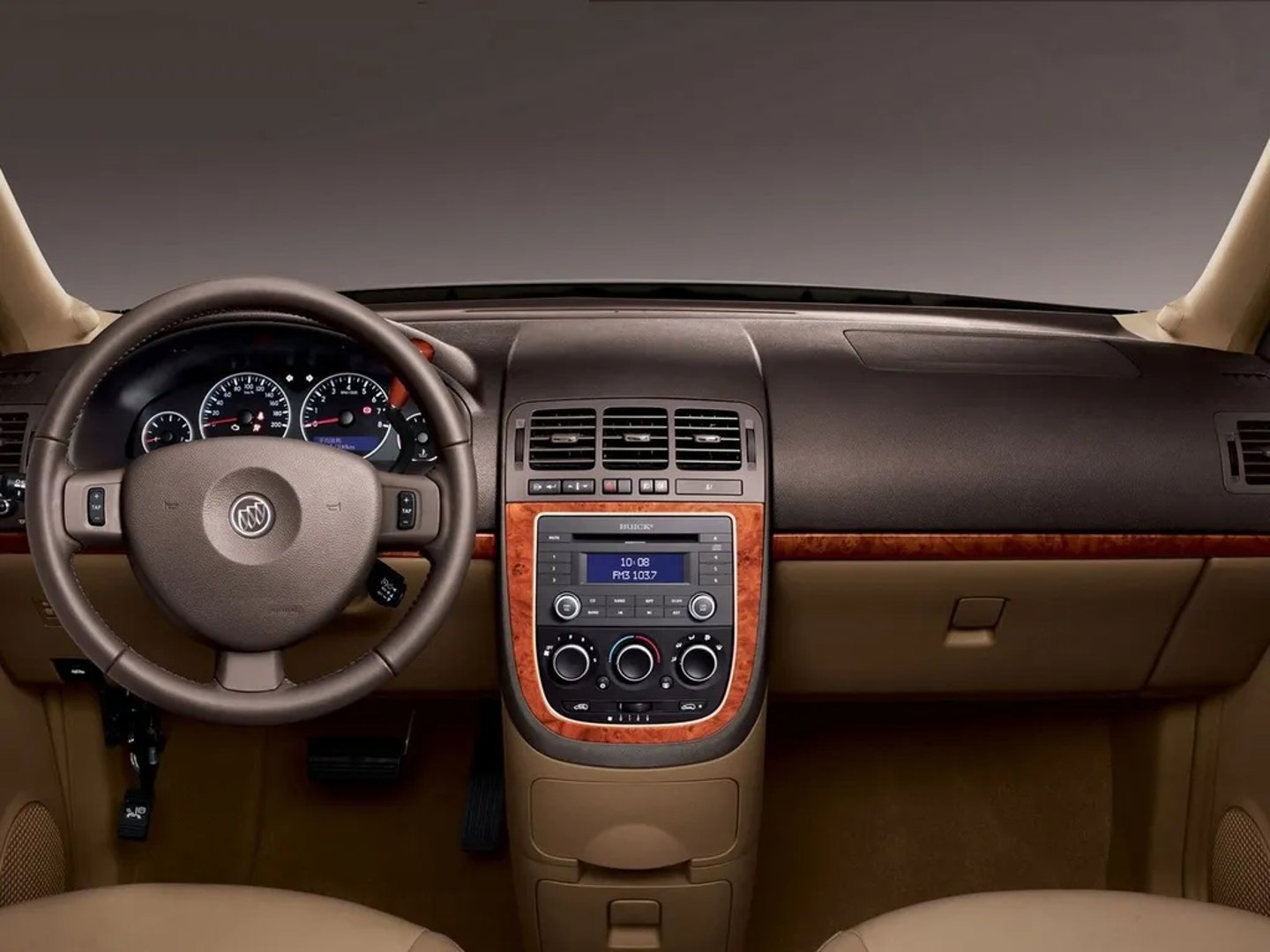 Buick_GL8_1_generation__Minivan__11.jpg