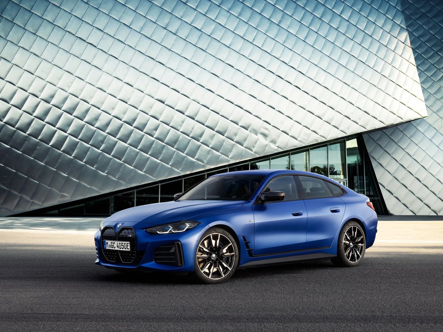 BMW_i4_1_generation__Sedan__10.jpg