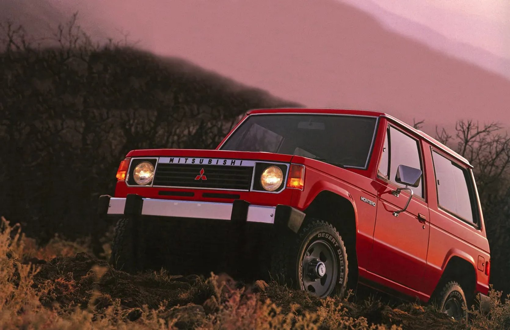 Mitsubishi_Montero_1_generation__SUV_3-doors__1.jpg
