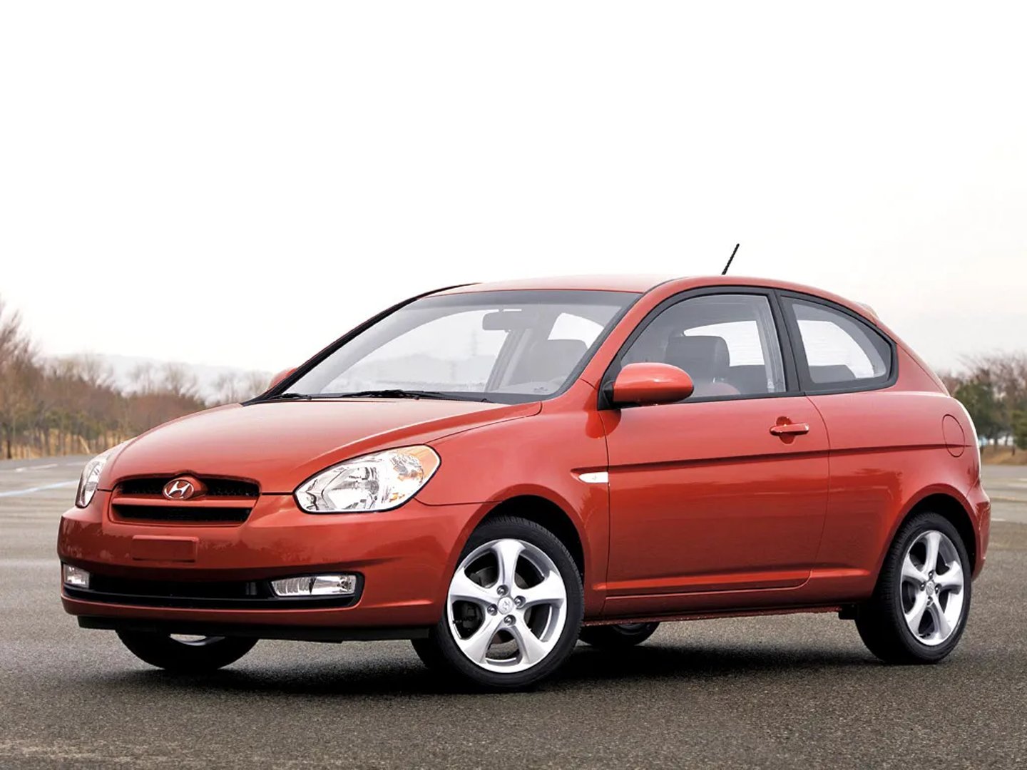 Hyundai_Verna_2_generation__Mini_3-doors__3.jpg