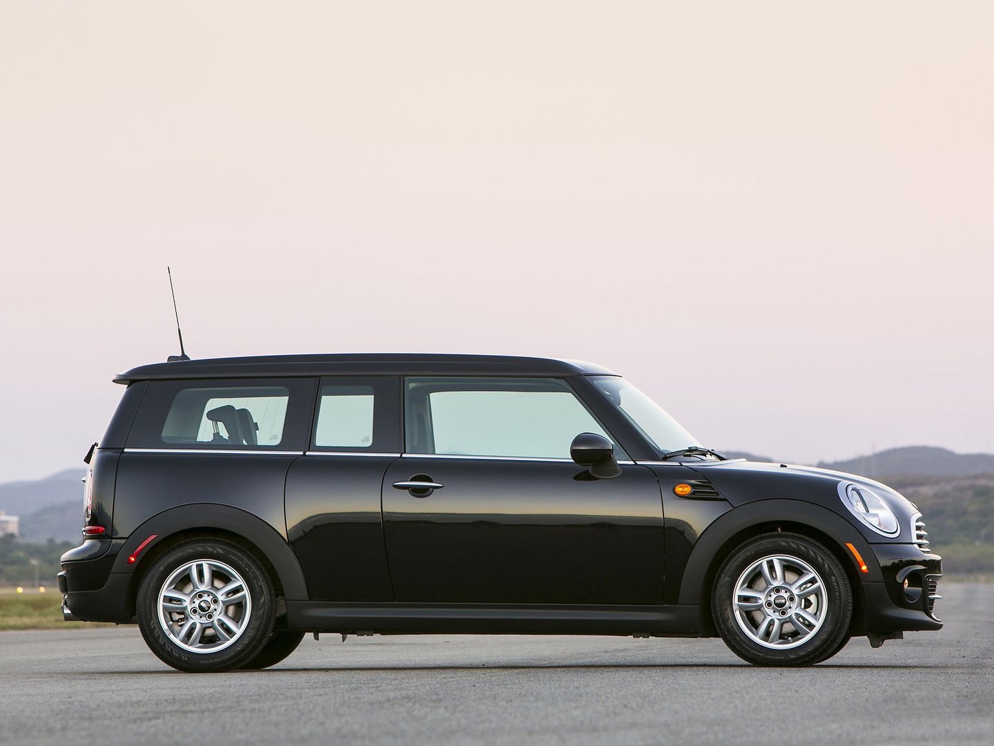 mini_Clubman_1_generation_restyling__Hatchback_4-door__17.jpg