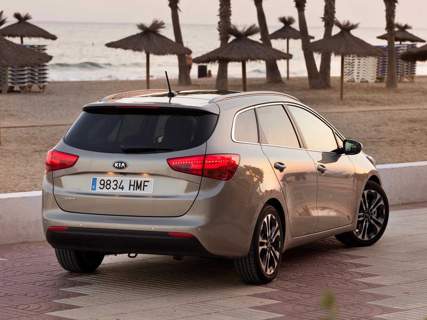 Kia_Ceed_2_generation__Estate_5-door__10.jpg