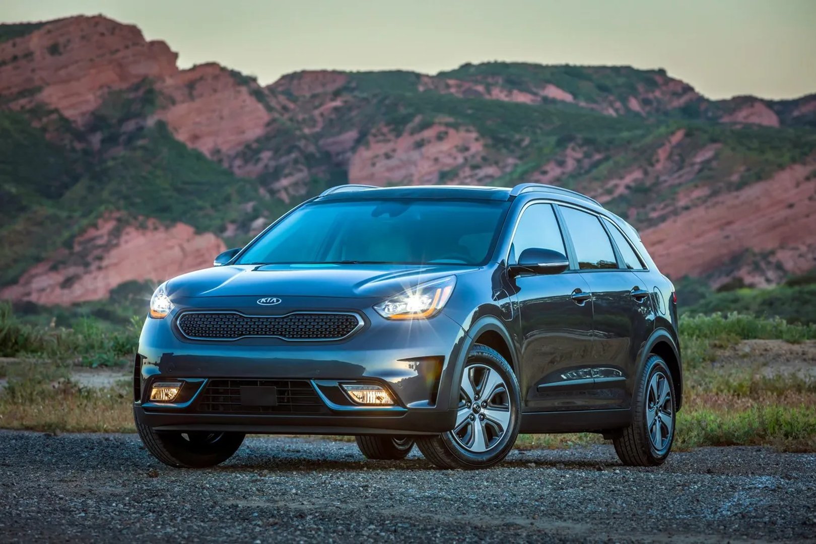 Kia_Niro_1_generation__SUV_5-doors__1.jpg