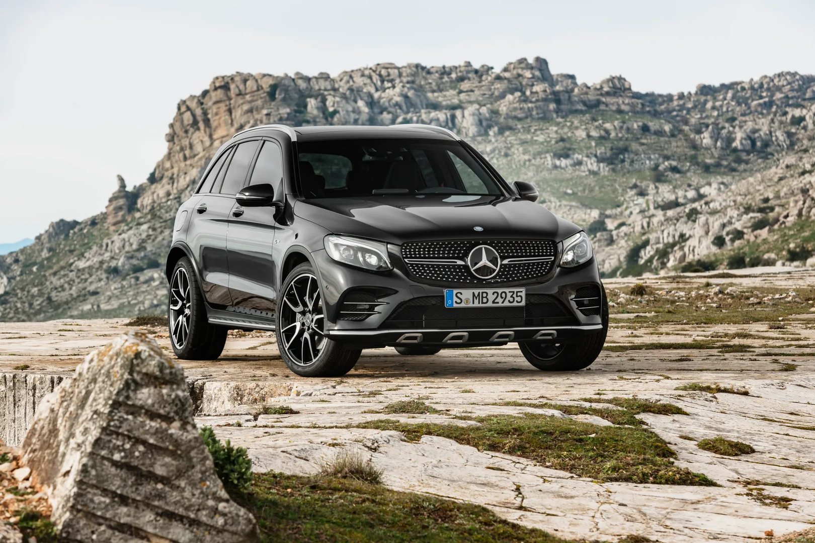 Mercedes_GLC_AMG_1_generation__SUV_5-doors__1.jpg