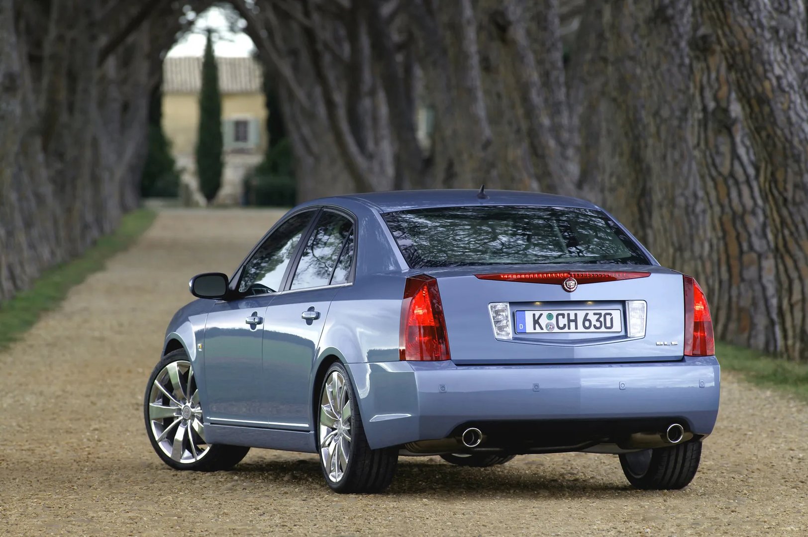 Cadillac_BLS_1_generation__Sedan__3.jpg