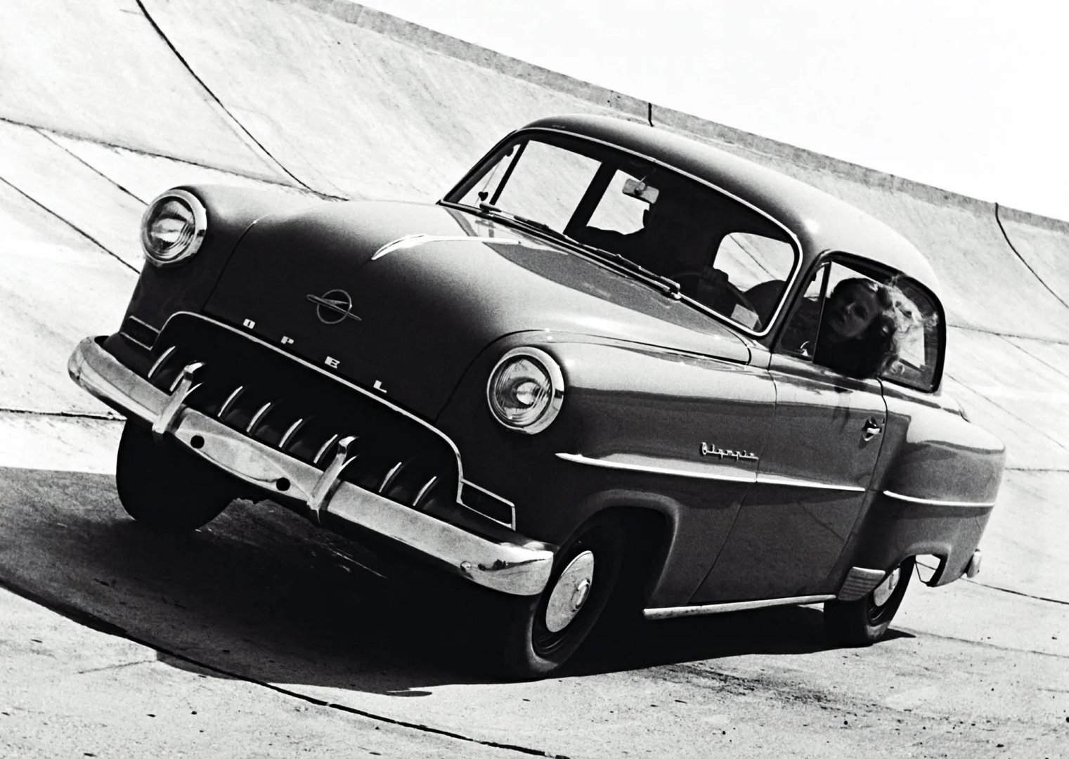 Opel_Olympia_4_generation__Sedan_2-doors__3.jpg
