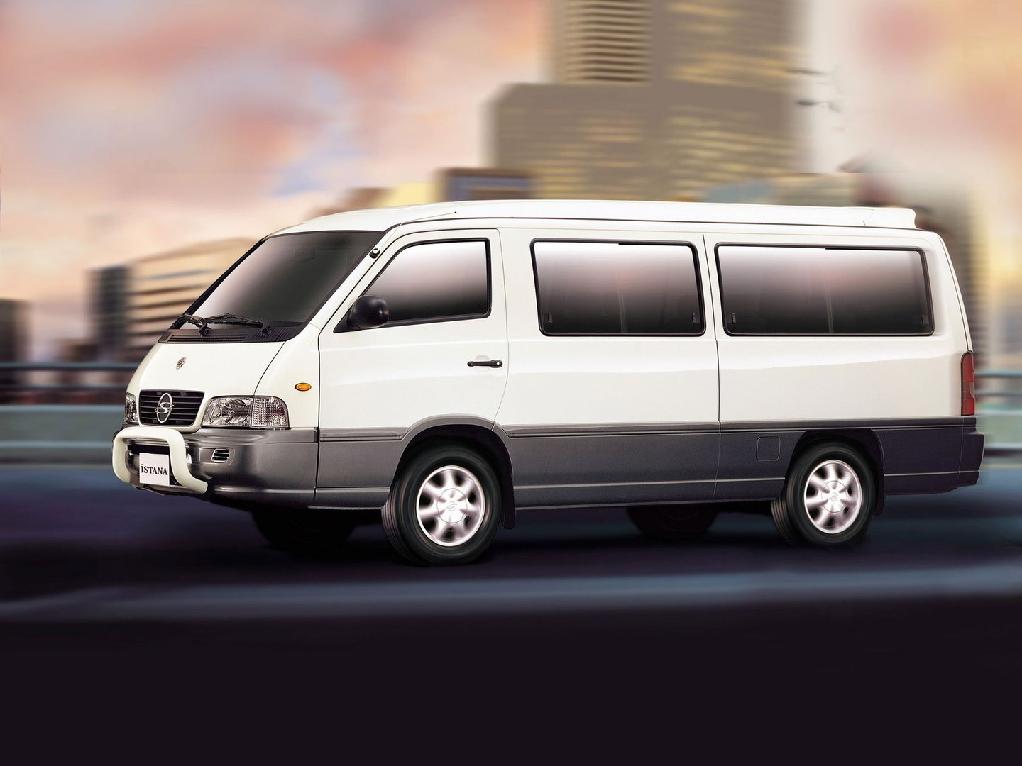 ssangyong_Istana_1_generation__Minivan__1.jpg
