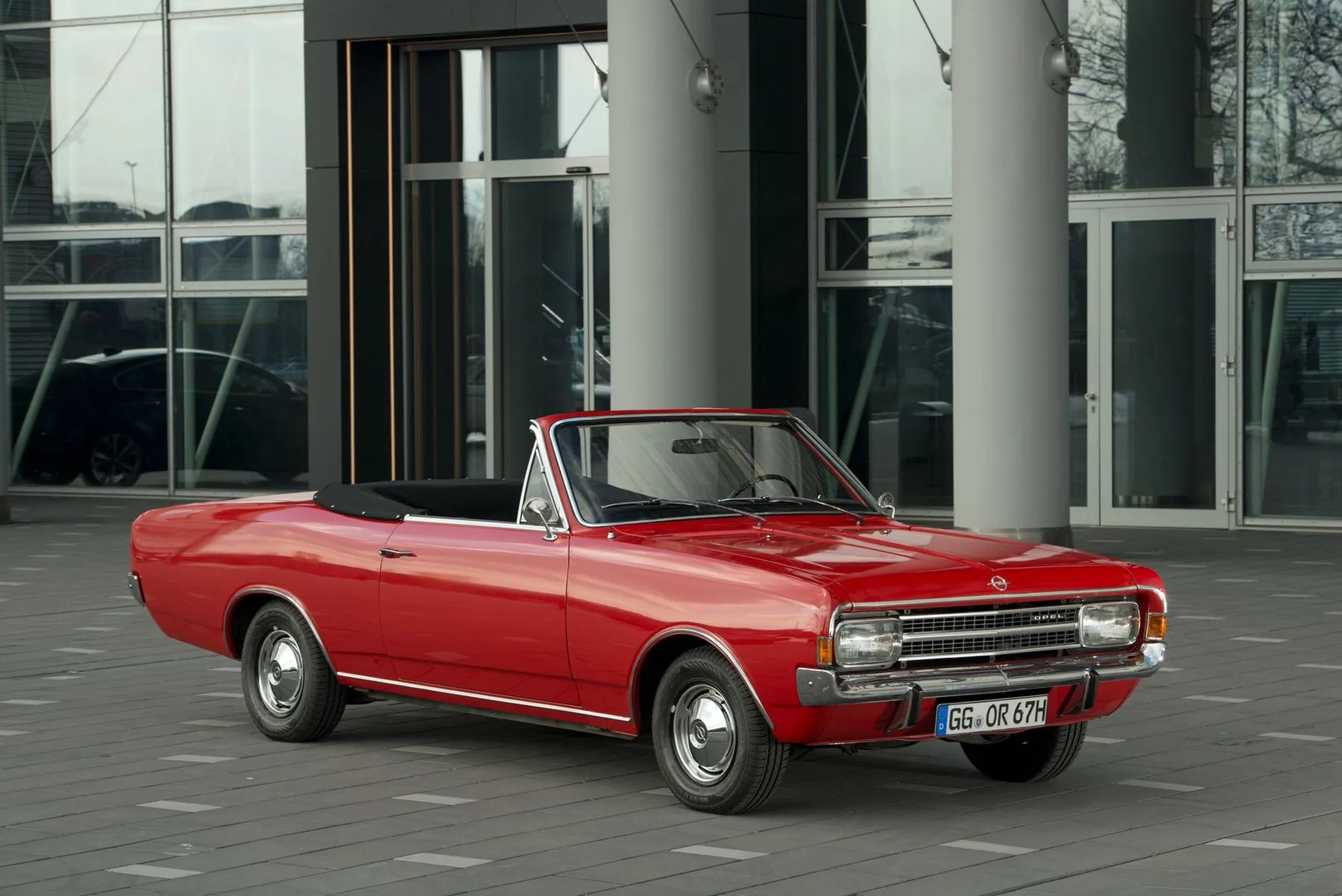 Opel_Rekord_3_generation__Cabrio__1.jpg