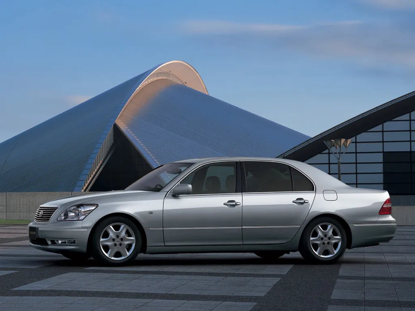 Toyota_Celsior_3_generation_restyling__Sedan__2.jpg