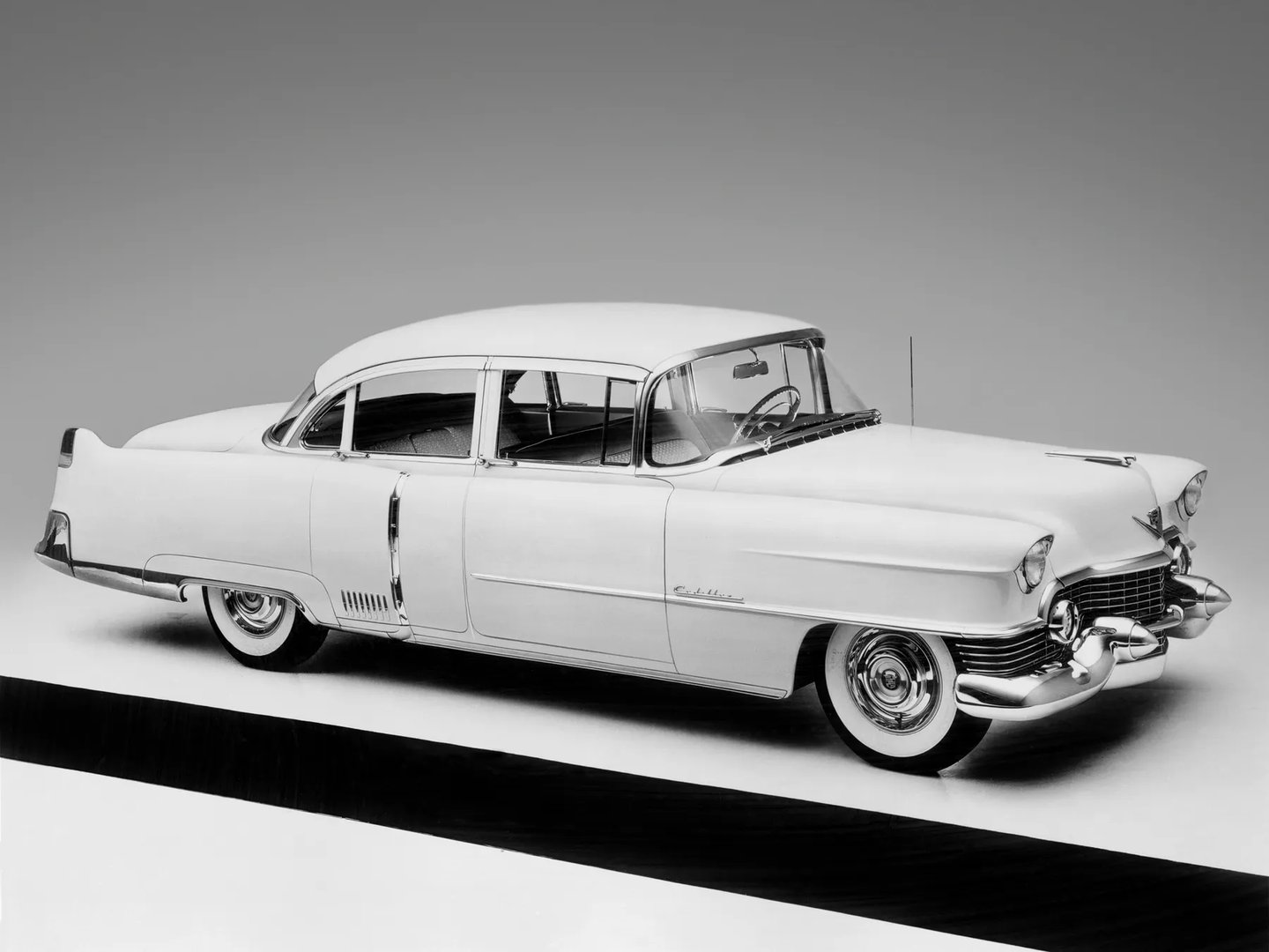 Cadillac_Sixty_Special_4_generation__Sedan__1.jpg